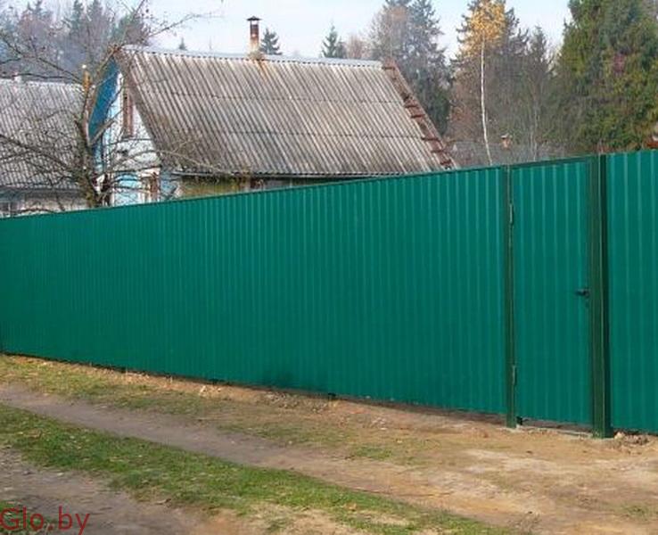 Забор из металлопрофиля стандартных высот 1,7 и 2,0 м
