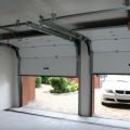 Панельные ворота с механическим управлением подъема для гаража