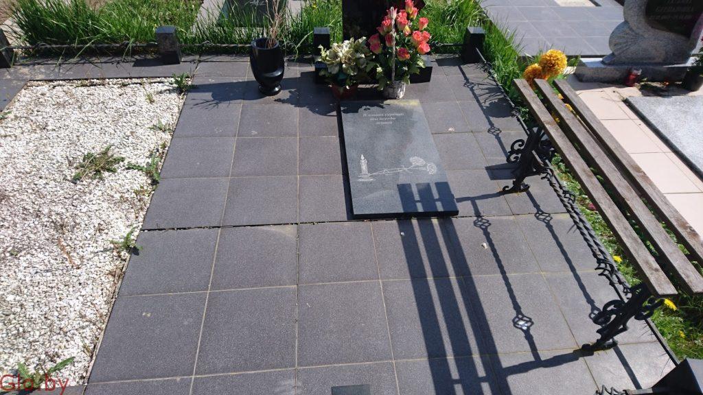 Благоустройство могил на кладбищах города. Минска