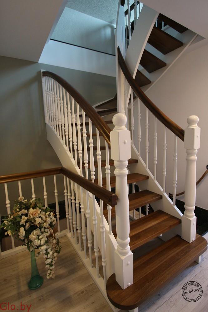 Выгодно купить лестницу на второй этаж в загородный дом или на дачу.
